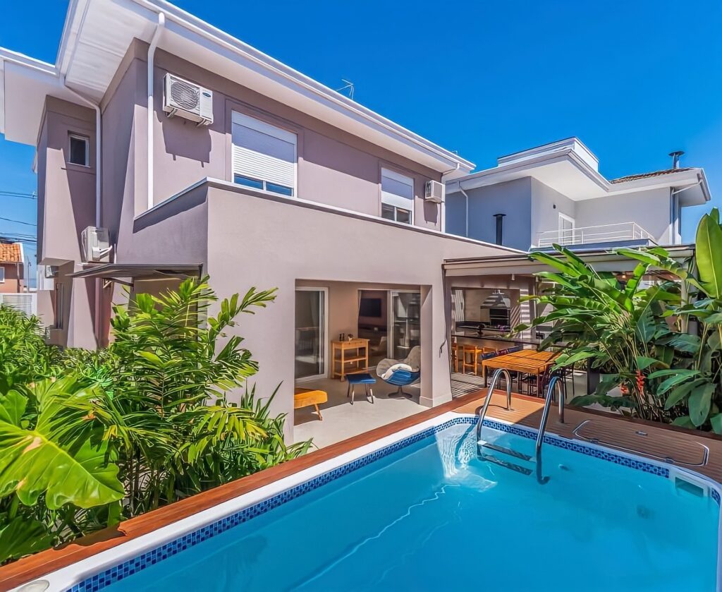 How Technology is Changing the Fiberglass Pool Industry